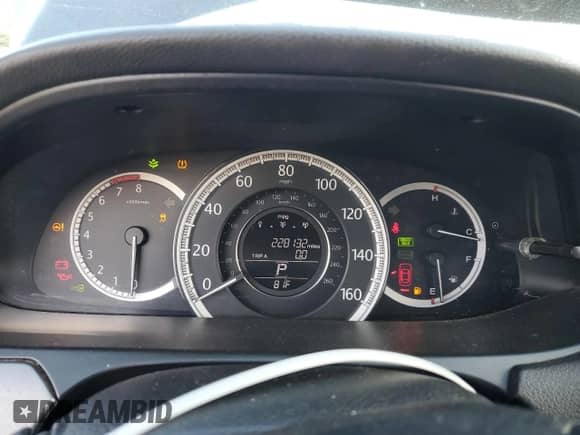 2014 Honda Accord LX с VIN 1HGCR2F35EA205719, выставлен на аукционе Copart как лот 82240085 с пробегом 228 132 миль миль и Списание • Salvage title. История ставок и продаж доступна на DreamBid. Изображение 9.