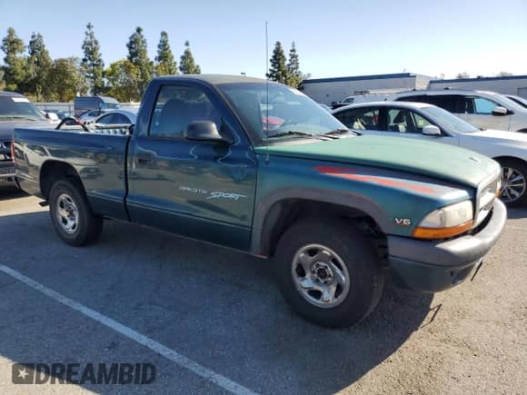 1997 Dodge Dakota z VIN 1B7FL26X1VS304628, wystawiony jako Copart lot #49451935 z przebiegiem 185 429 mil mil oraz Szkoda całkowita • Salvage title. Historia ofert i sprzedaży dostępna na DreamBid. Obrazek 4.