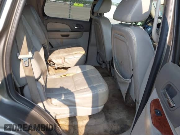 2007 Chevrolet Tahoe LT with VIN 1GNFC13067R410558, listed as a IAAI auction lot 42934430 with 313,927 mi miles and . Bid and sale history available at DreamBid. Image 8.