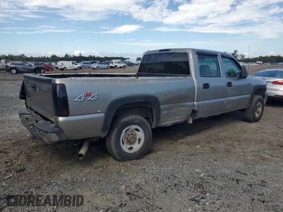 2002 Chevrolet Silverado 2500HD LS с VIN 1GCHK23U32F238447, выставлен на аукционе Copart как лот 84182575 с пробегом 368 947 миль миль и Списание • Salvage title. История ставок и продаж доступна на DreamBid. Изображение 3.