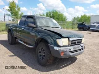 2000 Toyota Tacoma PreRunner z VIN 5TESN92N8YZ701579, wystawiony jako IAAI lot #43321894 z przebiegiem 413 684 mil mil oraz . Historia ofert i sprzedaży dostępna na DreamBid. Obrazek 1.