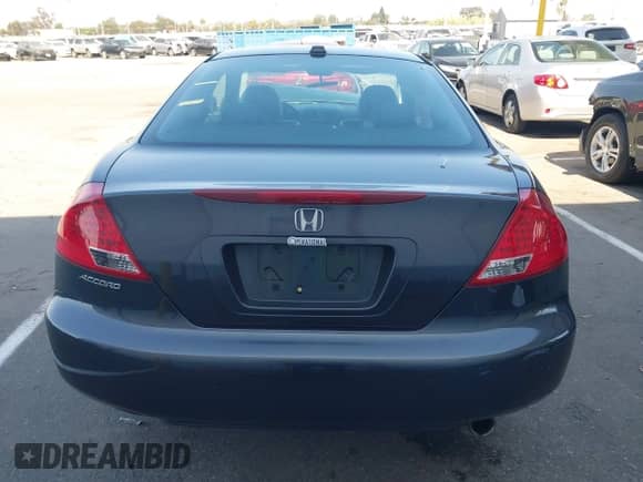 2006 Honda Accord EX-L z VIN 1HGCM72646A022910, wystawiony jako IAAI lot #42591784 z przebiegiem 185 244 mil mil oraz . Historia ofert i sprzedaży dostępna na DreamBid. Obrazek 17.
