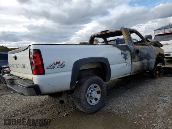 2005 Chevrolet Silverado 3500 SRW Wrk Trk z VIN 1GCHK34UX5E297557, wystawiony jako Copart lot #75354184 z przebiegiem Nie podano mil oraz Nie do naprawy • Non repairable. Historia ofert i sprzedaży dostępna na DreamBid. Obrazek 3.