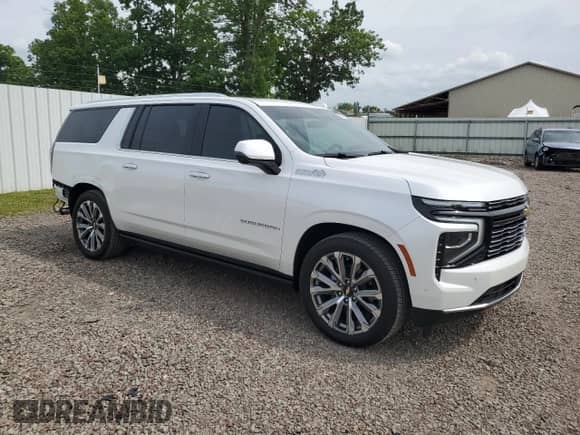 2025 Chevrolet Suburban High Country с VIN 1GNS6GRL4SR212953, выставлен на аукционе Copart как лот 64457375 с пробегом 764 миль миль и Списание • Salvage title. История ставок и продаж доступна на DreamBid. Изображение 4.