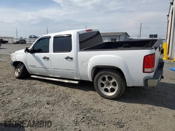 2007 GMC Sierra 1500 SLE1 with VIN 2GTEK13CX71642056, listed as a Copart auction lot 66962735 with 258,819 mi miles and Salvage title. Bid and sale history available at DreamBid. Image 2.
