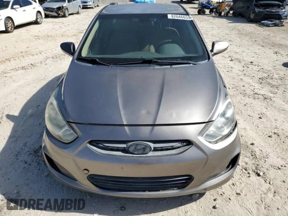 2014 Hyundai Accent GLS z VIN KMHCT4AEXEU591164, wystawiony jako Copart lot #82646655 z przebiegiem 135 583 mil mil oraz Czysty tytuł • Clean title. Historia ofert i sprzedaży dostępna na DreamBid. Obrazek 5.