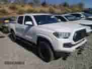 2021 Toyota Tacoma SR z VIN 5TFCZ5AN7MX267045, wystawiony jako Copart lot #65592105 z przebiegiem 40 992 mil mil oraz Szkoda całkowita • Salvage title. Historia ofert i sprzedaży dostępna na DreamBid. Obrazek 4.