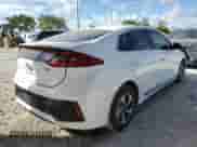 2019 Hyundai Ioniq SEL z VIN KMHC75LCXKU106054, wystawiony jako Copart lot #66016072 z przebiegiem 154 661 mil mil oraz . Historia ofert i sprzedaży dostępna na DreamBid. Obrazek 4.