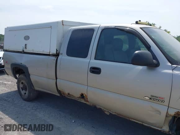 2005 Chevrolet Silverado 3500 с VIN 1GCHK39265E143189, выставлен на аукционе IAAI как лот 42795624 с пробегом 312 601 миль миль и . История ставок и продаж доступна на DreamBid. Изображение 13.