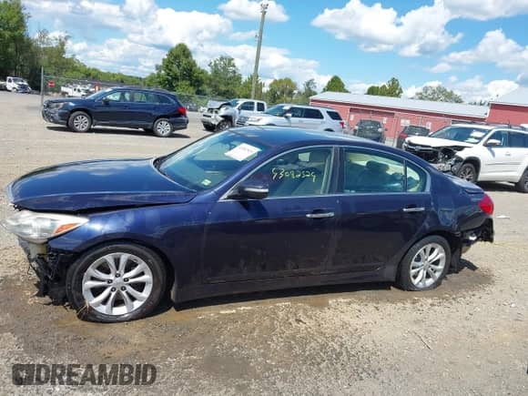2012 Hyundai Genesis 3.8L с VIN KMHGC4DD8CU173851, выставлен на аукционе IAAI как лот 43082529 с пробегом 150 987 миль миль и . История ставок и продаж доступна на DreamBid. Изображение 15.