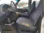 2002 Chevrolet Astro Cargo с VIN 1GCDM19X22B137234, выставлен на аукционе Copart как лот 84251894 с пробегом 229 880 миль миль и Списание • Salvage title. История ставок и продаж доступна на DreamBid. Изображение 7.