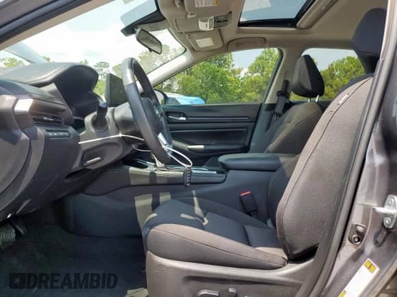 2024 Nissan Altima SV z VIN 1N4BL4DV6RN311726, wystawiony jako Copart lot #68144475 z przebiegiem 37 214 mil mil oraz Szkoda całkowita • Salvage title. Historia ofert i sprzedaży dostępna na DreamBid. Obrazek 7.