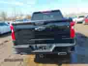 2022 Chevrolet Silverado 1500 RST z VIN 3GCUDEET1NG534651, wystawiony jako IAAI lot #41698902 z przebiegiem 44 823 mil mil oraz . Historia ofert i sprzedaży dostępna na DreamBid. Obrazek 16.