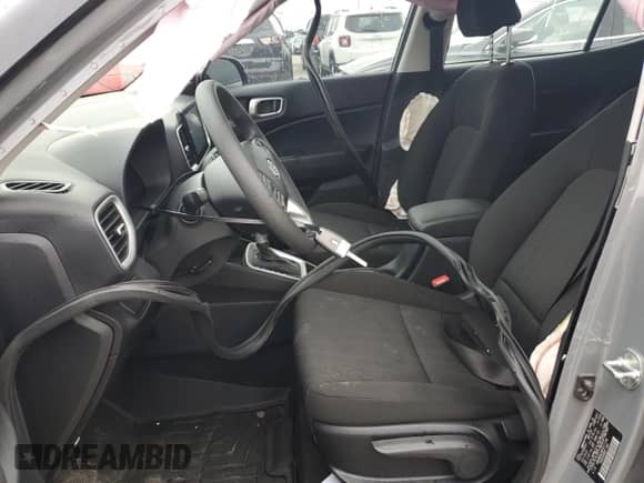 2023 Hyundai Venue SE z VIN KMHRB8A38PU217108, wystawiony jako Copart lot #64990794 z przebiegiem 5 134 mil mil oraz Szkoda całkowita • Salvage title. Historia ofert i sprzedaży dostępna na DreamBid. Obrazek 7.