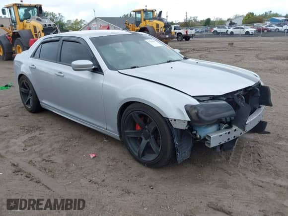 2019 Chrysler 300 S с VIN 2C3CCABT5KH704862, выставлен на аукционе IAAI как лот 43239961 с пробегом 102 540 миль миль и . История ставок и продаж доступна на DreamBid. Изображение 1.