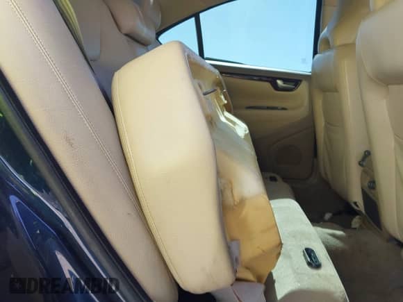 2002 Volvo S60 с VIN YV1RH58D822170211, выставлен на аукционе IAAI как лот 41600648 с пробегом 173 255 миль миль и . История ставок и продаж доступна на DreamBid. Изображение 8.