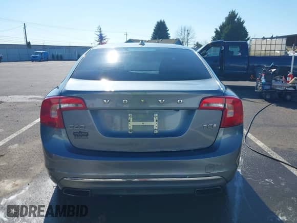 2017 Volvo S60 Inscription с VIN LYV402HK7HB120640, выставлен на аукционе IAAI как лот 41583114 с пробегом 71 884 миль миль и . История ставок и продаж доступна на DreamBid. Изображение 16.