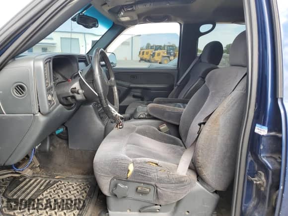 2001 Chevrolet Silverado 1500HD LS z VIN 1GCGC13U31F155179, wystawiony jako Copart lot #75987634 z przebiegiem 200 080 mil mil oraz Szkoda całkowita • Salvage title. Historia ofert i sprzedaży dostępna na DreamBid. Obrazek 7.