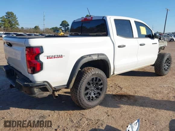 2023 Chevrolet Colorado 4WD Trail Boss с VIN 1GCPTEEK4P1229539, выставлен на аукционе IAAI как лот 41251782 с пробегом 45 027 миль миль и . История ставок и продаж доступна на DreamBid. Изображение 4.