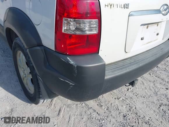 2007 Hyundai Tucson SE z VIN KM8JN12D07U615657, wystawiony jako IAAI lot #42689863 z przebiegiem 131 359 mil mil oraz . Historia ofert i sprzedaży dostępna na DreamBid. Obrazek 6.