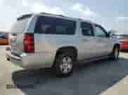2010 Chevrolet Suburban LT z VIN 1GNUCJE04AR216753, wystawiony jako Copart lot #72060635 z przebiegiem 154 206 mil mil oraz Czysty tytuł • Clean title. Historia ofert i sprzedaży dostępna na DreamBid. Obrazek 3.