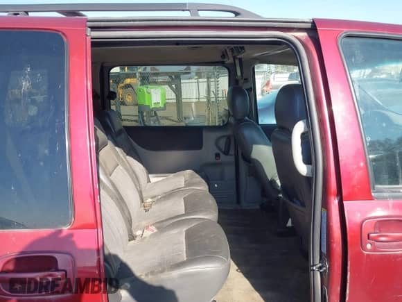 2001 Chevrolet Venture Warner Bros 1SE with VIN 1GNDX13E01D201117, listed as a IAAI auction lot 41442279 with 148,090 mi miles and . Bid and sale history available at DreamBid. Image 8.