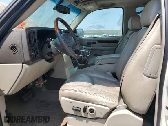 2003 Cadillac Escalade with VIN 1GYEK63N43R151251, listed as a Copart auction lot 62215975 with 186,243 mi miles and Clean title. Bid and sale history available at DreamBid. Image 7.