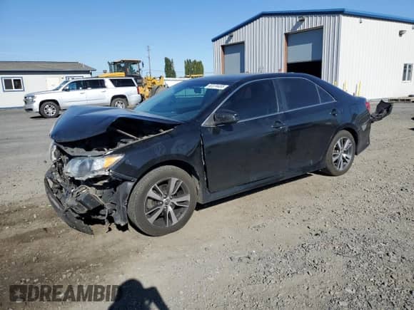 2014 Toyota Camry SE with VIN 4T1BF1FK3EU437430, listed as a Copart auction lot 82374455 with 267,996 mi miles and Salvage title. Bid and sale history available at DreamBid. Image 1.