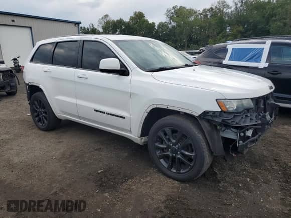 2018 Jeep Grand Cherokee Altitude z VIN 1C4RJFAG7JC167782, wystawiony jako Copart lot #83775285 z przebiegiem 98 035 mil mil oraz Szkoda całkowita • Salvage title. Historia ofert i sprzedaży dostępna na DreamBid. Obrazek 4.