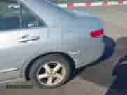 2003 Honda Accord EX z VIN JHMCM55623C068037, wystawiony jako IAAI lot #41216483 z przebiegiem 194 327 mil mil oraz . Historia ofert i sprzedaży dostępna na DreamBid. Obrazek 6.