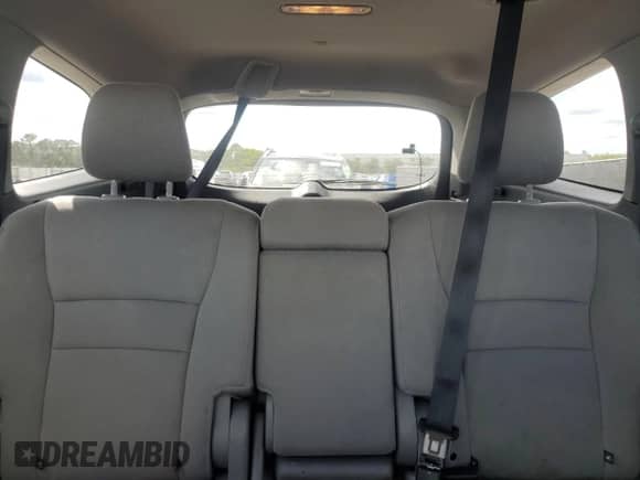 2019 Honda Pilot LX z VIN 5FNYF5H17KB015577, wystawiony jako Copart lot #81332225 z przebiegiem 137 973 mil mil oraz Nie do naprawy • Non repairable. Historia ofert i sprzedaży dostępna na DreamBid. Obrazek 10.