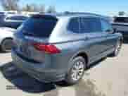 2020 Volkswagen Tiguan S с VIN 3VV1B7AXXLM033223, выставлен на аукционе IAAI как лот 42906678 с пробегом 36 927 миль миль и . История ставок и продаж доступна на DreamBid. Изображение 4.