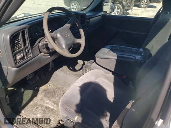 2002 Chevrolet Silverado 1500 LS with VIN 1GCEC14V72Z310718, listed as a Copart auction lot 75531624 with 203,594 mi miles and Salvage title. Bid and sale history available at DreamBid. Image 8.