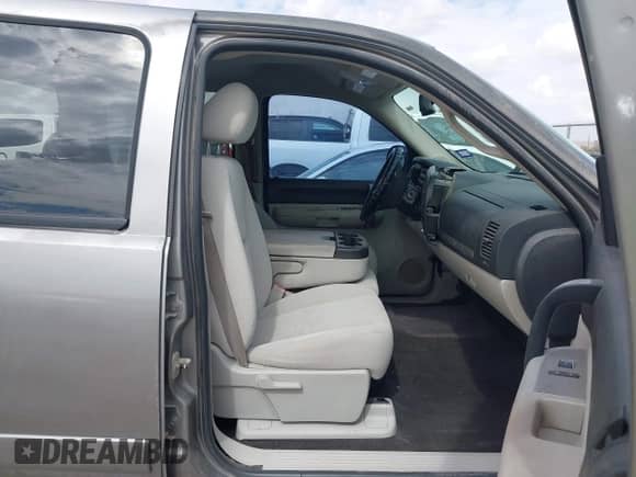 2008 Chevrolet Silverado 1500 LTZ с VIN 2GCEK13M281132553, выставлен на аукционе IAAI как лот 43404240 с пробегом 191 343 миль миль и . История ставок и продаж доступна на DreamBid. Изображение 5.