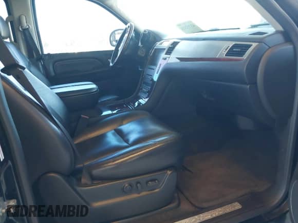 2007 Cadillac Escalade ESV с VIN 1GYFK66867R315079, выставлен на аукционе IAAI как лот 43352131 с пробегом Не указан миль и . История ставок и продаж доступна на DreamBid. Изображение 5.