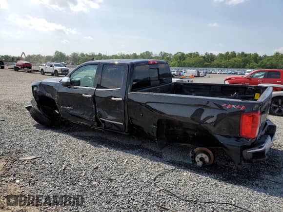 2018 Chevrolet Silverado 1500 LTZ z VIN 1GCVKSEC0JZ146829, wystawiony jako Copart lot #61158095 z przebiegiem 115 441 mil mil oraz Szkoda całkowita • Salvage title. Historia ofert i sprzedaży dostępna na DreamBid. Obrazek 2.