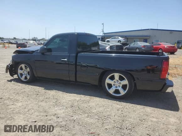 2005 GMC Sierra 1500 Work Truck with VIN 1GTEC14VX5Z327081, listed as a Copart auction lot 59348755 with 193,574 mi miles and Salvage title. Bid and sale history available at DreamBid. Image 2.