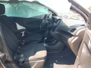 2019 Chevrolet Spark LS с VIN KL8CB6SA5KC734031, выставлен на аукционе IAAI как лот 43033991 с пробегом 81 435 миль миль и . История ставок и продаж доступна на DreamBid. Изображение 5.