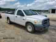 2008 Dodge RAM z VIN 3D7KR26AX8G230751, wystawiony jako Copart lot #61422605 z przebiegiem 201 471 mil mil oraz Czysty tytuł • Clean title. Historia ofert i sprzedaży dostępna na DreamBid. Obrazek 4.
