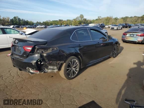 2018 Toyota Camry SE z VIN 4T1B11HK3JU646558, wystawiony jako Copart lot #84472655 z przebiegiem 164 510 mil mil oraz Szkoda całkowita • Salvage title. Historia ofert i sprzedaży dostępna na DreamBid. Obrazek 3.