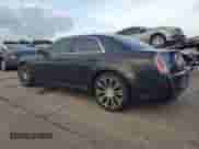 2012 Chrysler 300 S z VIN 2C3CCABGXCH256932, wystawiony jako Copart lot #76656204 z przebiegiem Nie podano mil oraz Szkoda całkowita • Salvage title. Historia ofert i sprzedaży dostępna na DreamBid. Obrazek 2.