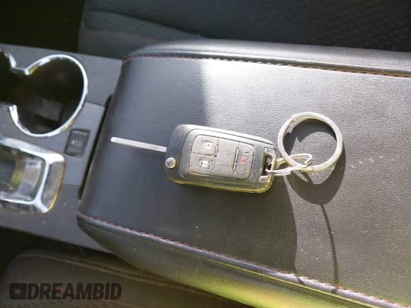 2015 Chevrolet Equinox LS z VIN 2GNALAEKXF1103832, wystawiony jako IAAI lot #43554721 z przebiegiem 151 731 mil mil oraz . Historia ofert i sprzedaży dostępna na DreamBid. Obrazek 11.