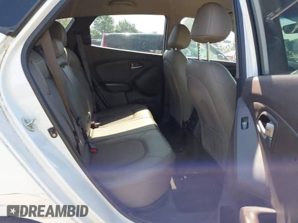 2015 Hyundai Tucson SE с VIN KM8JUCAG1FU954758, выставлен на аукционе IAAI как лот 43005959 с пробегом 106 688 миль миль и . История ставок и продаж доступна на DreamBid. Изображение 8.