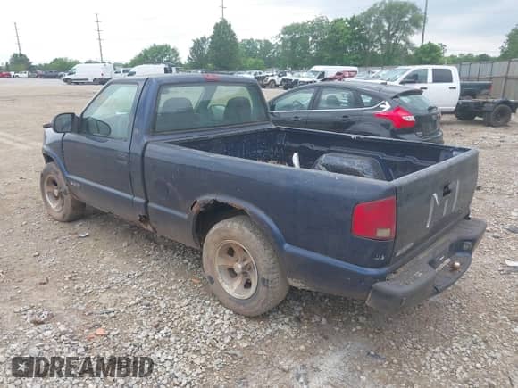 2003 Chevrolet S-10 LS с VIN 1GCCS14H338117395, выставлен на аукционе IAAI как лот 42517209 с пробегом 214 952 миль миль и . История ставок и продаж доступна на DreamBid. Изображение 3.