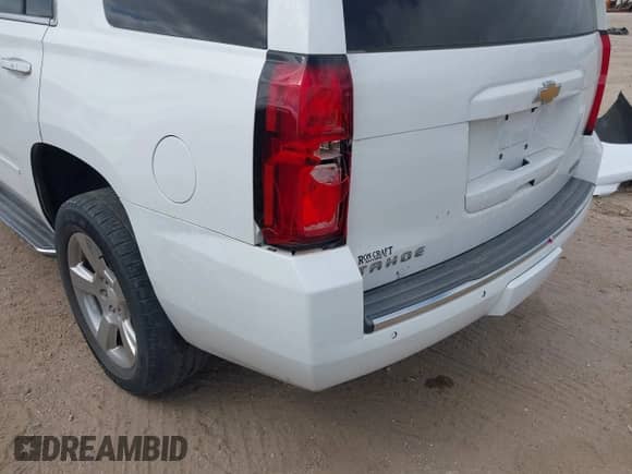 2017 Chevrolet Tahoe Premier z VIN 1GNSCCKC8HR255664, wystawiony jako IAAI lot #42020480 z przebiegiem 97 968 mil mil oraz . Historia ofert i sprzedaży dostępna na DreamBid. Obrazek 22.