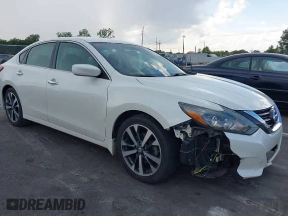 2016 Nissan Altima S with VIN 1N4AL3AP4GC262014, listed as a IAAI auction lot 43113161 with 180,220 mi miles and . Bid and sale history available at DreamBid. Image 1.