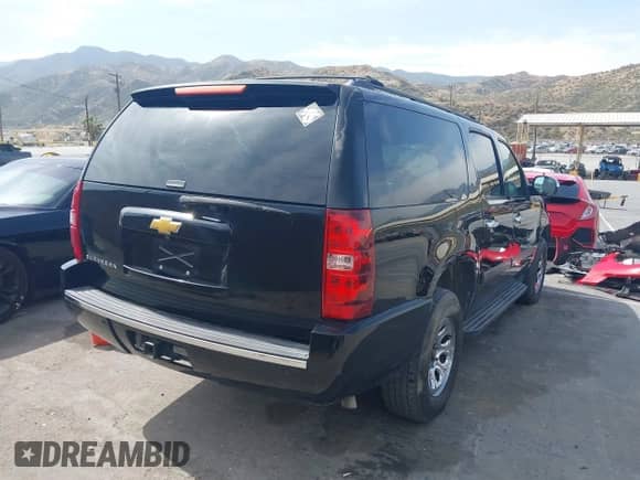 2007 Chevrolet Suburban LT с VIN 3GNFK16387G273972, выставлен на аукционе IAAI как лот 42355741 с пробегом Не указан миль и . История ставок и продаж доступна на DreamBid. Изображение 4.