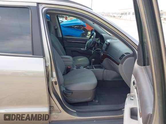 2012 Hyundai Santa Fe GLS с VIN 5XYZG3AB6CG112790, выставлен на аукционе IAAI как лот 43071542 с пробегом 260 083 миль миль и . История ставок и продаж доступна на DreamBid. Изображение 5.