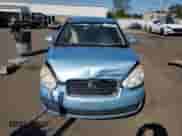 2009 Hyundai Accent Auto GLS z VIN KMHCN46CX9U333847, wystawiony jako Copart lot #69383775 z przebiegiem 144 793 mil mil oraz Szkoda całkowita • Salvage title. Historia ofert i sprzedaży dostępna na DreamBid. Obrazek 5.