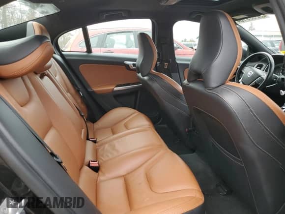 2015 Volvo S60 T5 Platinum с VIN YV1612TMXF1347012, выставлен на аукционе Copart как лот 52639184 с пробегом 109 005 миль миль и Списание • Salvage title. История ставок и продаж доступна на DreamBid. Изображение 10.